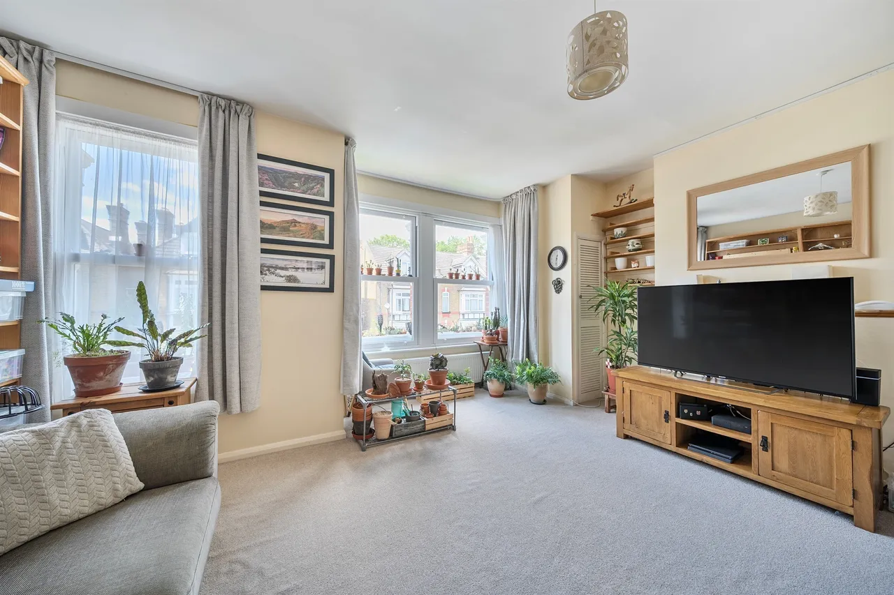 2 bed flat for sale, St. Andrews Road, Enfield, EN1