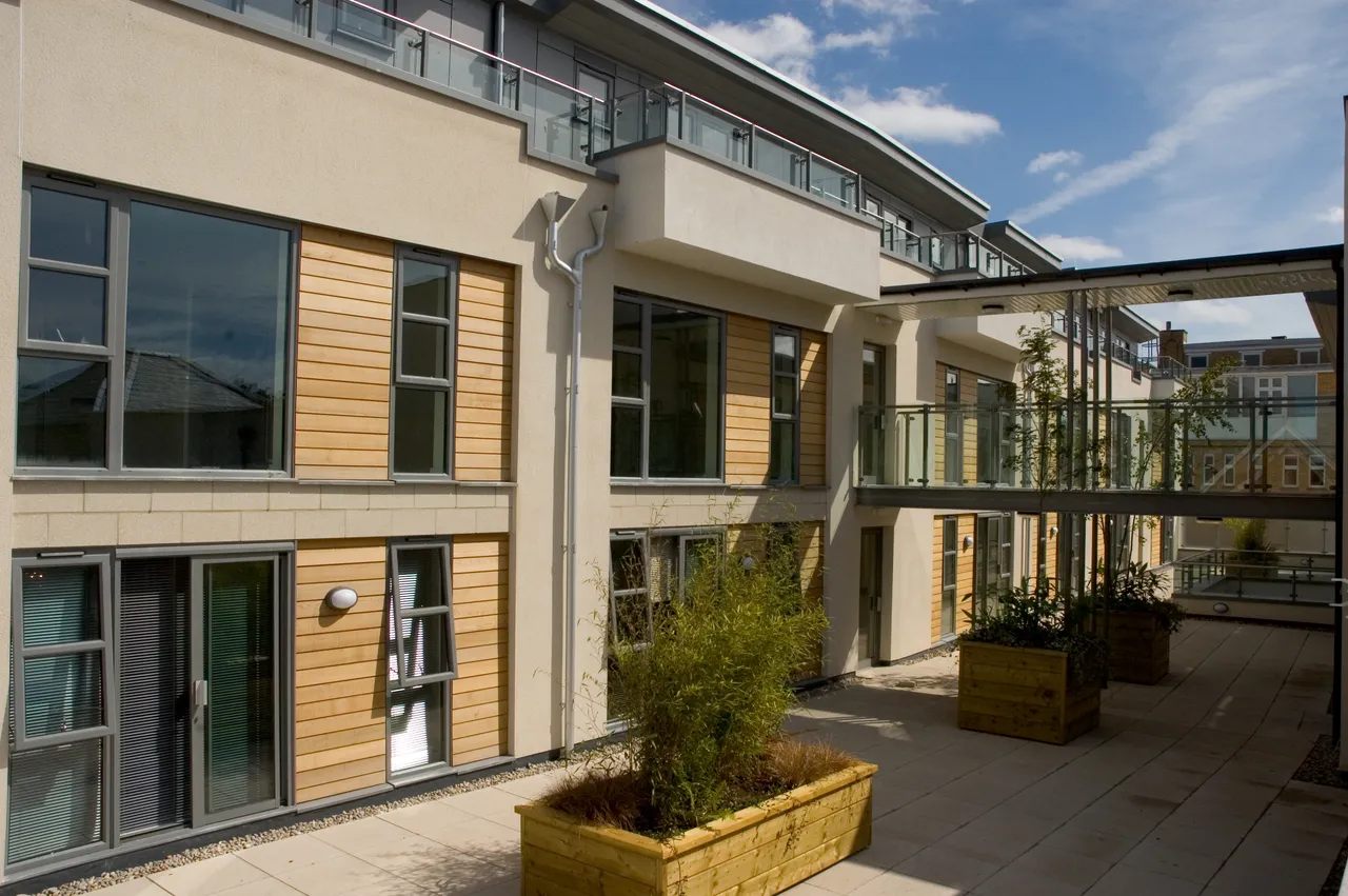 flat to rent — CORPORATION STREET - TOWN CENTRE