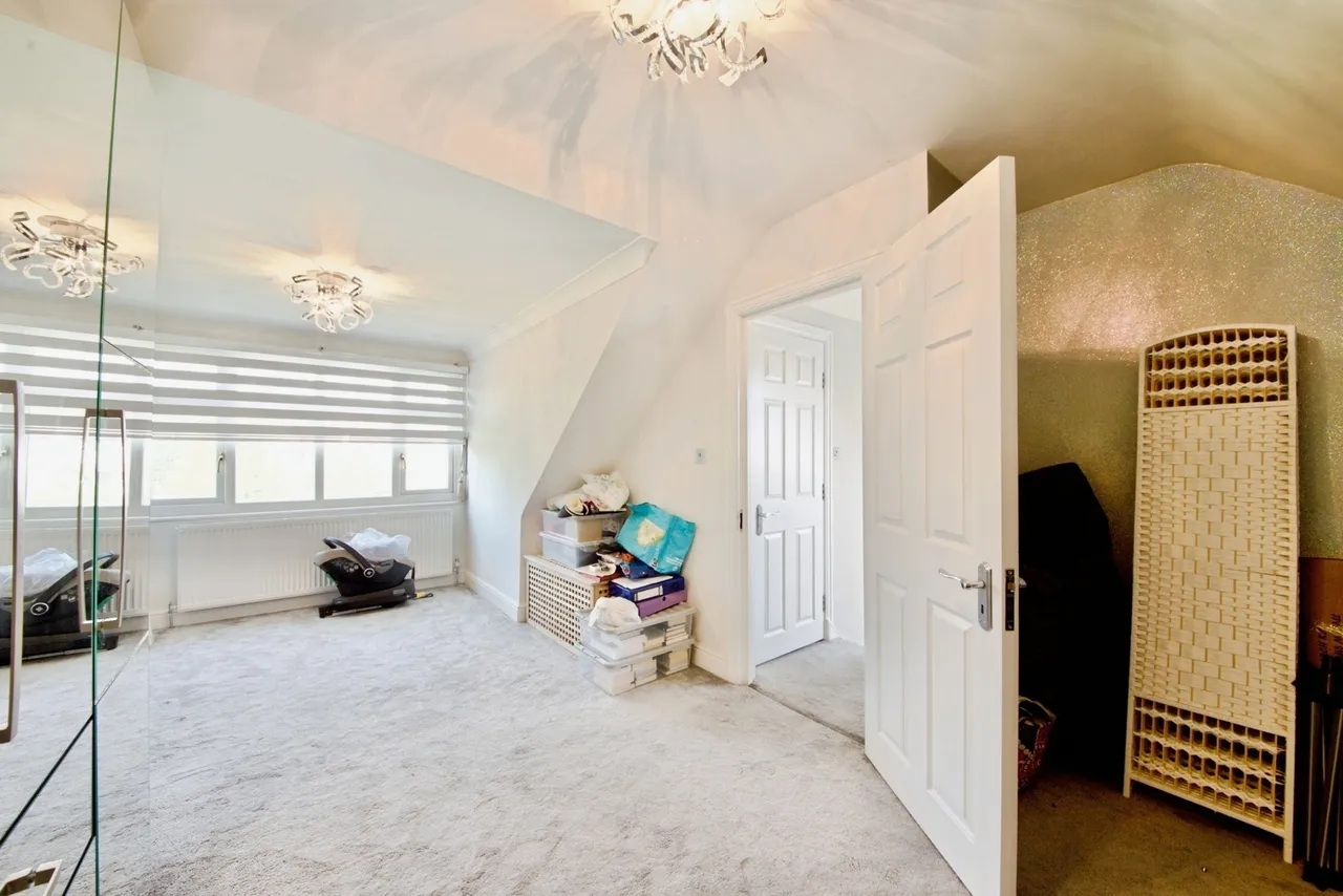 Ravenscraig Road, London, N11, photo 17