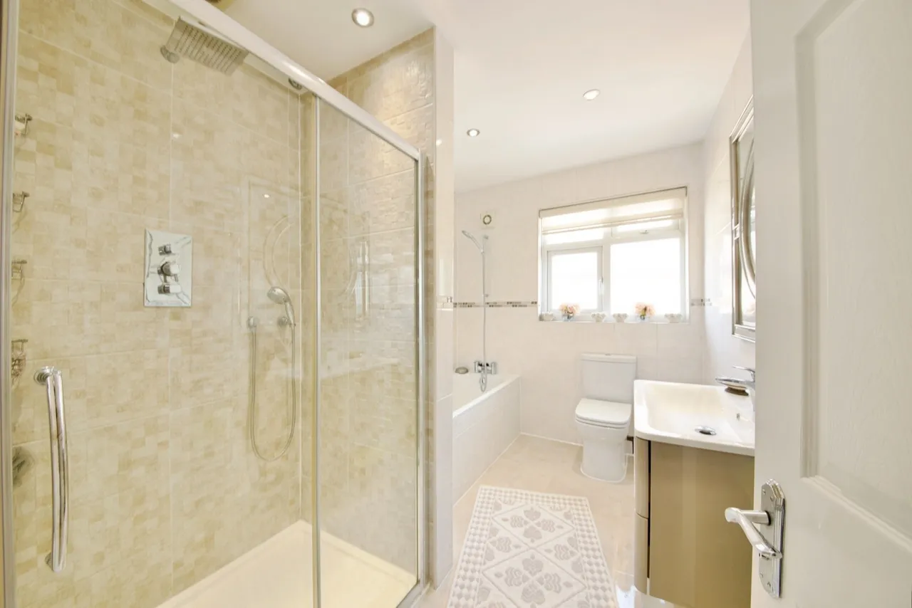 Ravenscraig Road, London, N11, photo 18
