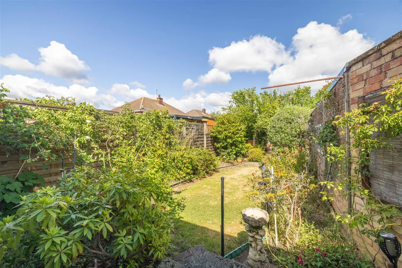 Walpole Road, Old Windsor, Windsor, SL4 2LZ, photo 12
