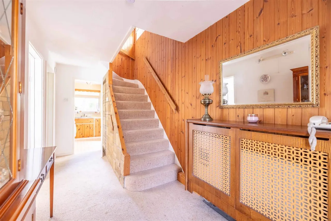 Walpole Road, Old Windsor, Windsor, SL4 2LZ, photo 2