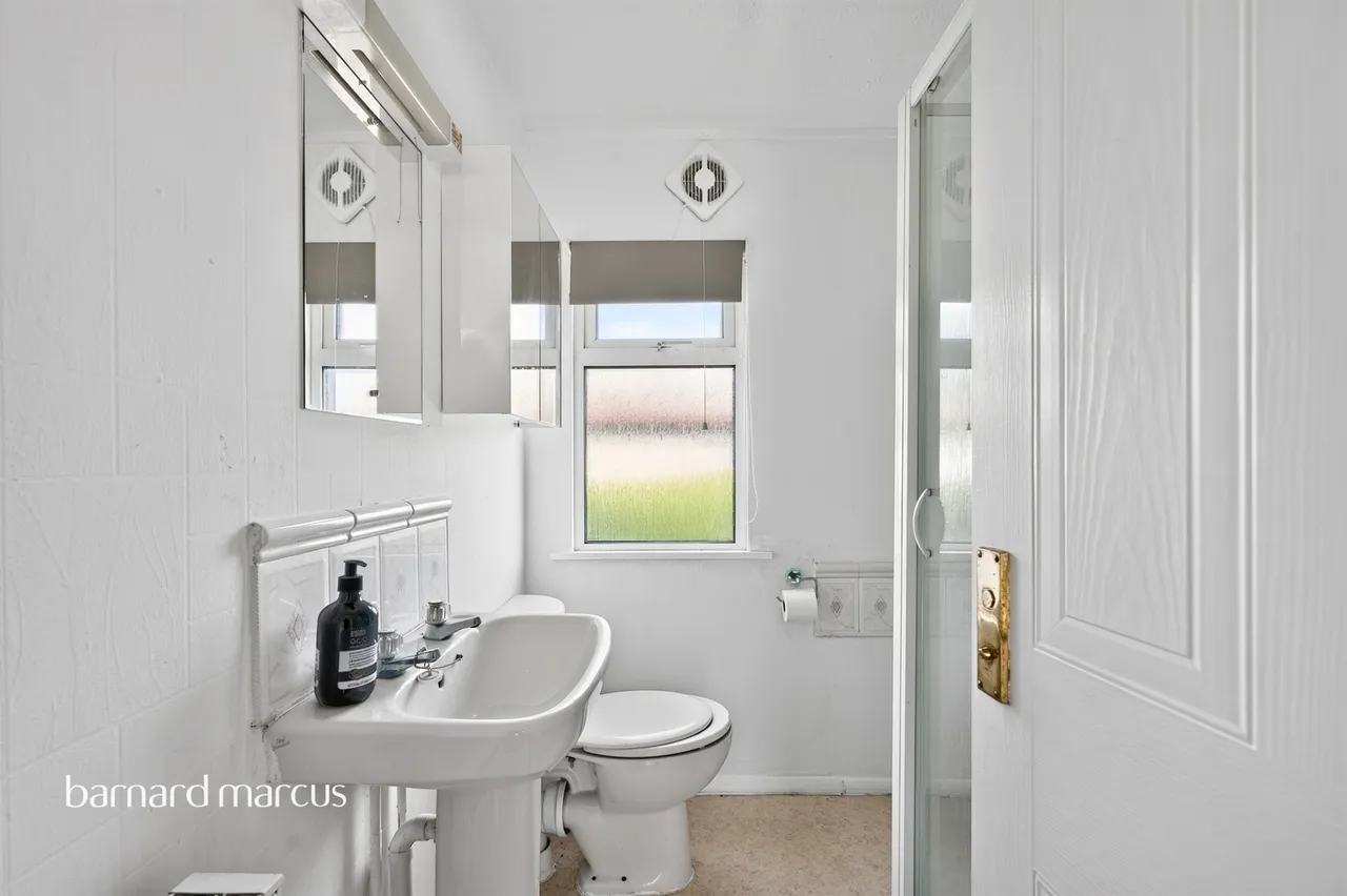 Hillcrest, Tadworth, KT20, photo 7