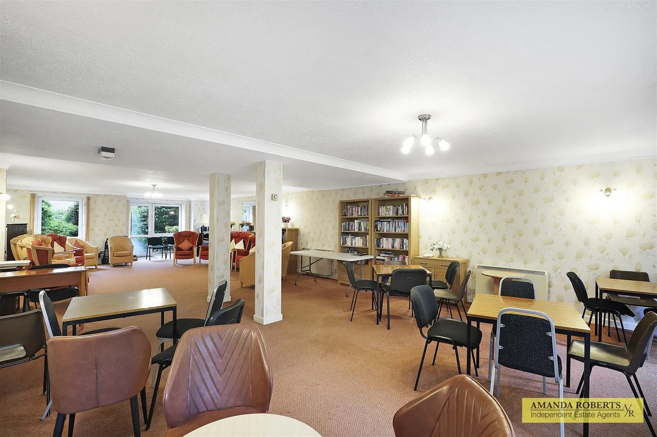 Homebush House, 142 Kings Head Hill, Chingford, photo 12