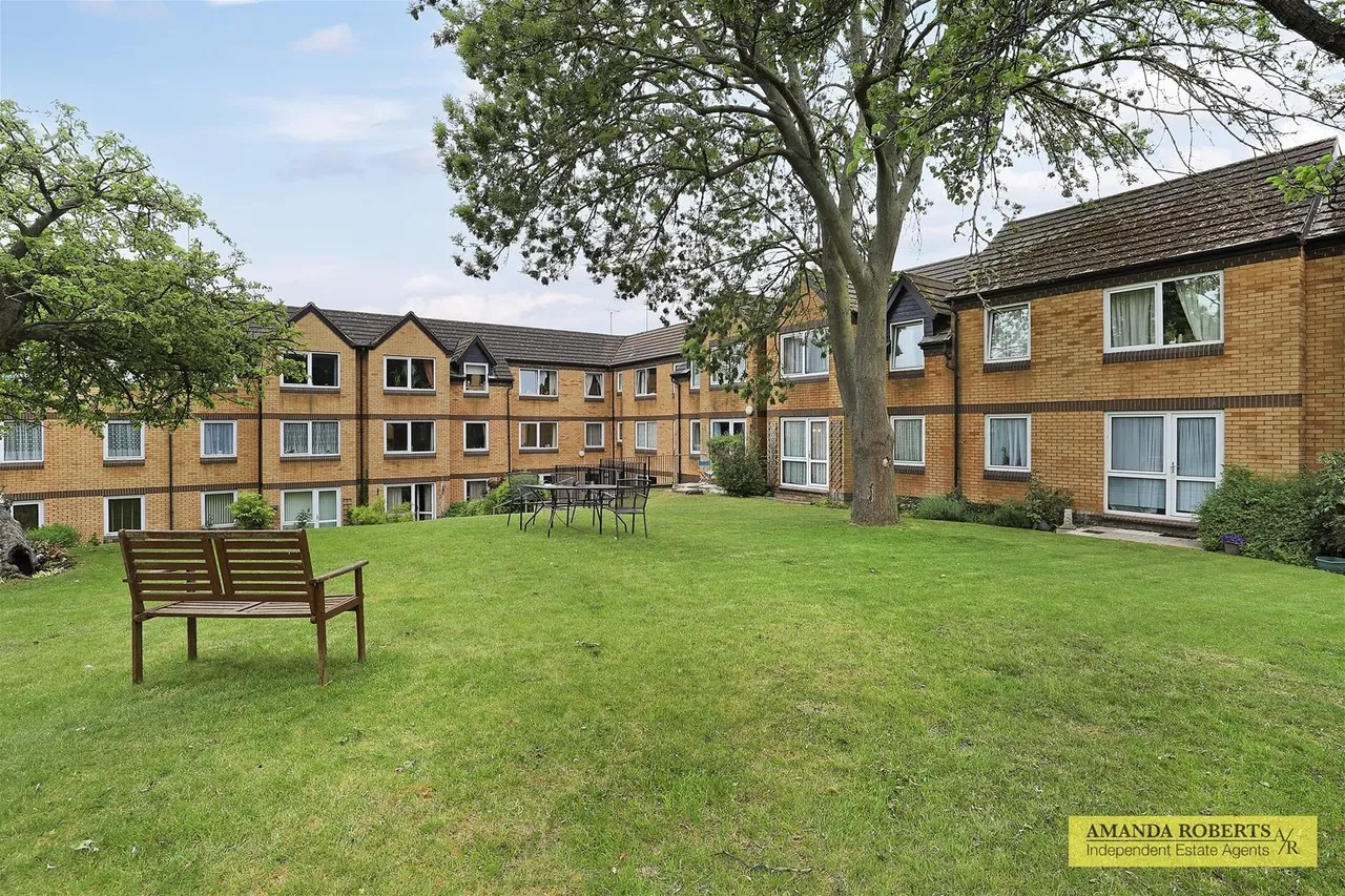 Homebush House, 142 Kings Head Hill, Chingford, photo 14