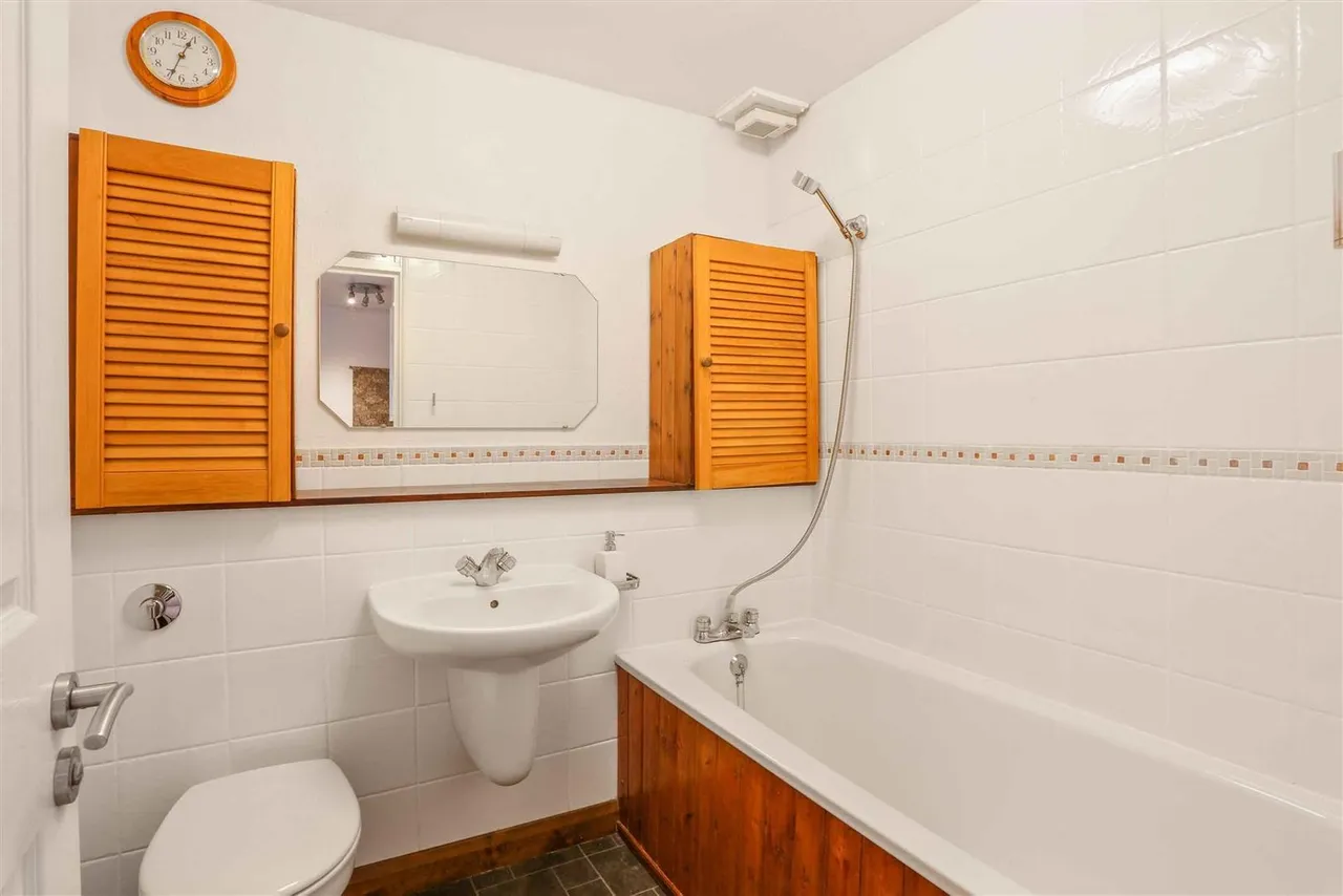 Walnut Mews, Sutton, SM2 5TL, photo 21