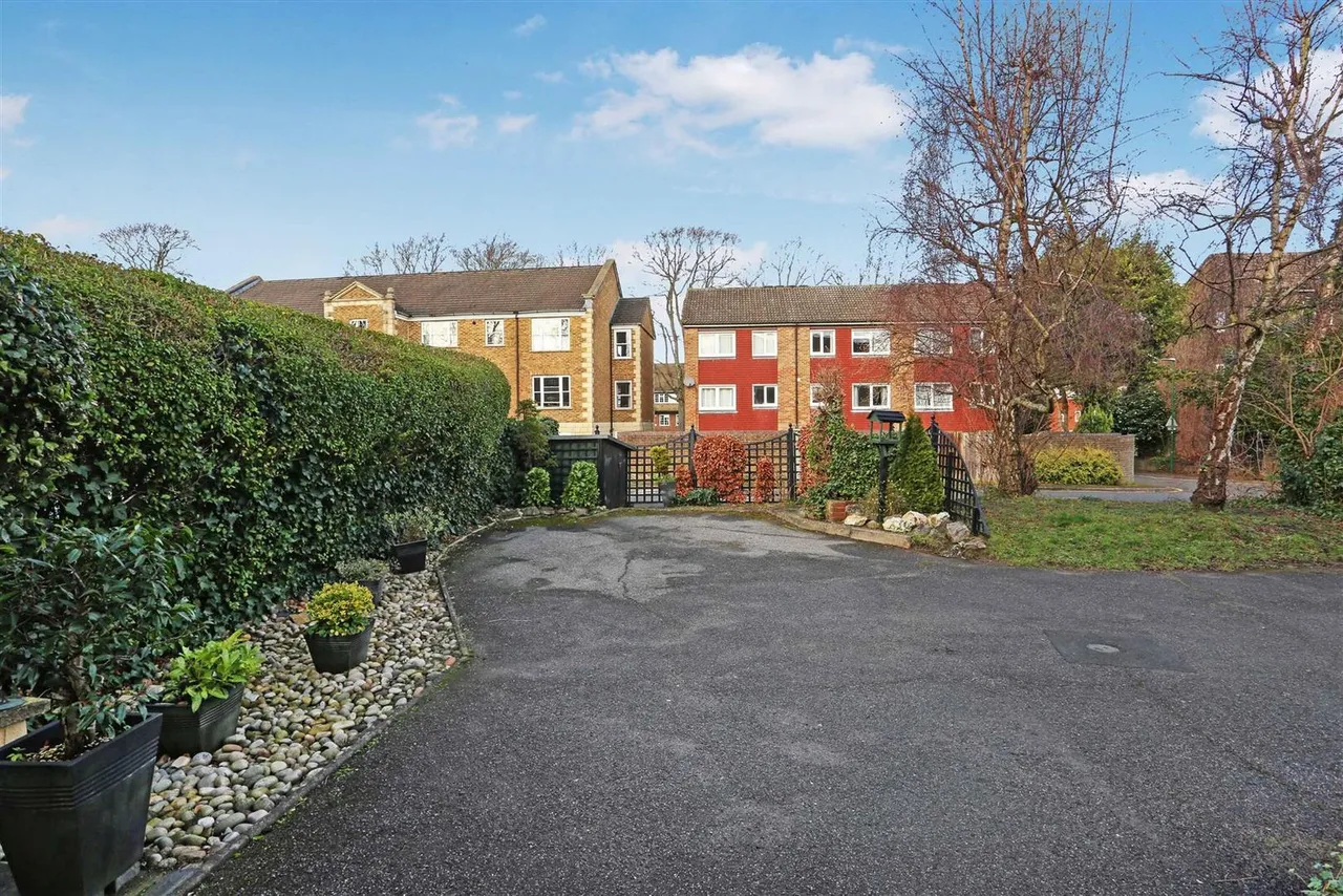 Walnut Mews, Sutton, SM2 5TL, photo 25