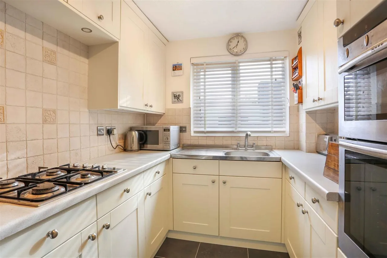 Walnut Mews, Sutton, SM2 5TL, photo 16