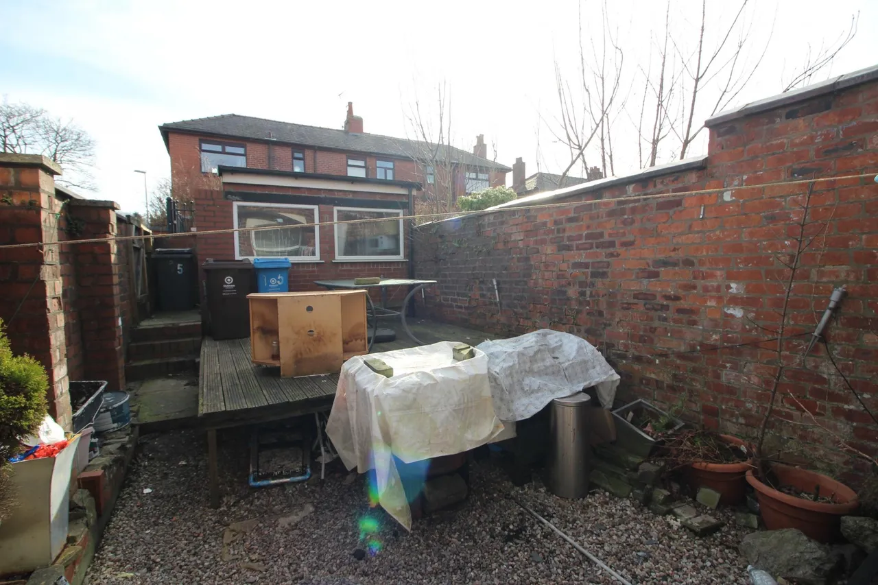 Hollins Road, Oldham, OL8, photo 10