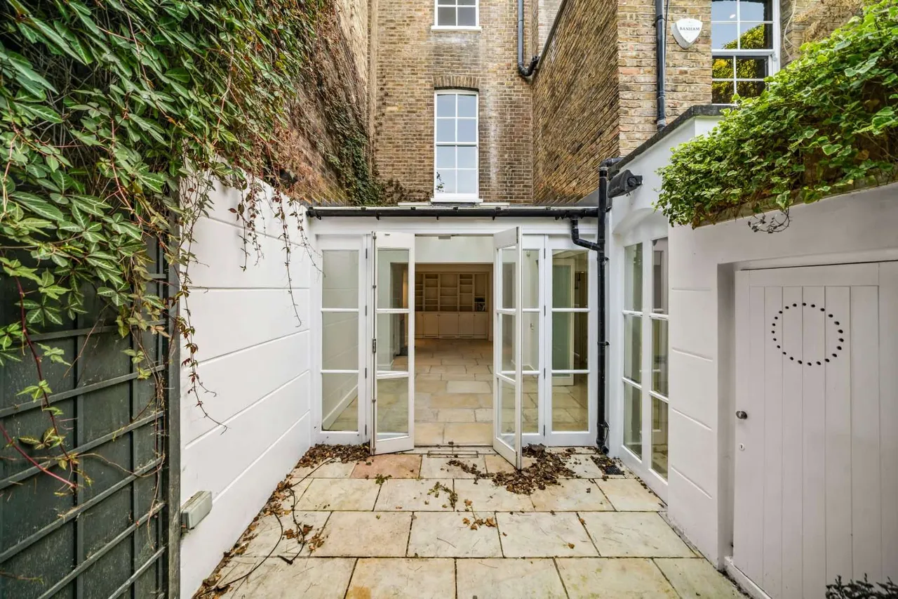 Norland Square, Holland Park, London, W11 4PX, photo 11