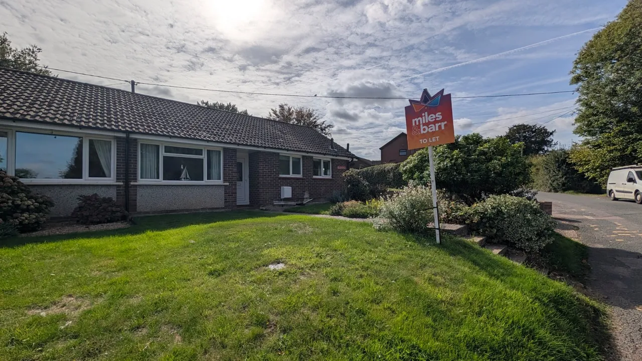2 bed house to rent, Church Street, Nonington, CT15
