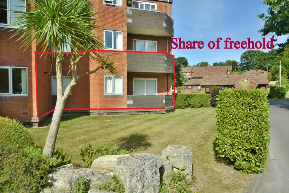 2 bed flat for sale, Allenview Road, Wimborne, BH21