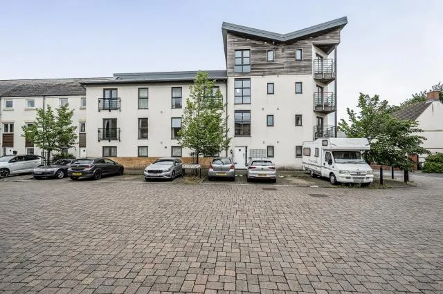 1 bed flat for sale, Pasteur Drive, Swindon, SN1