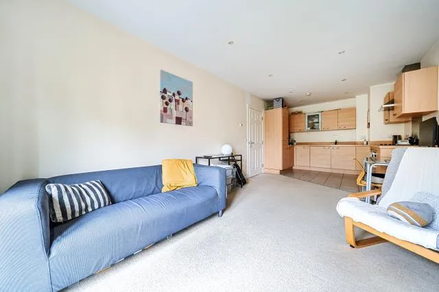 Pasteur Drive, Swindon, SN1, photo 5