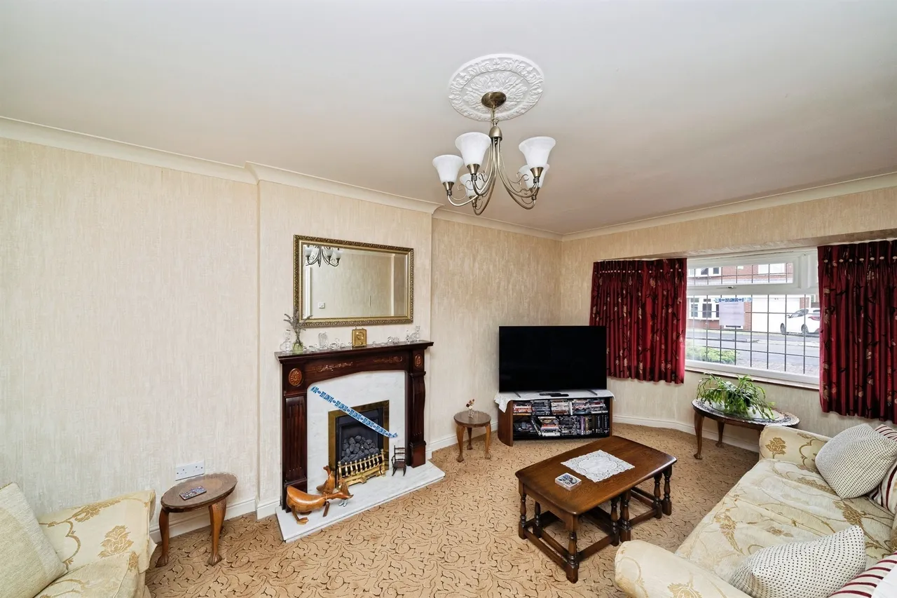 Dutton Drive, Wirral, photo 3
