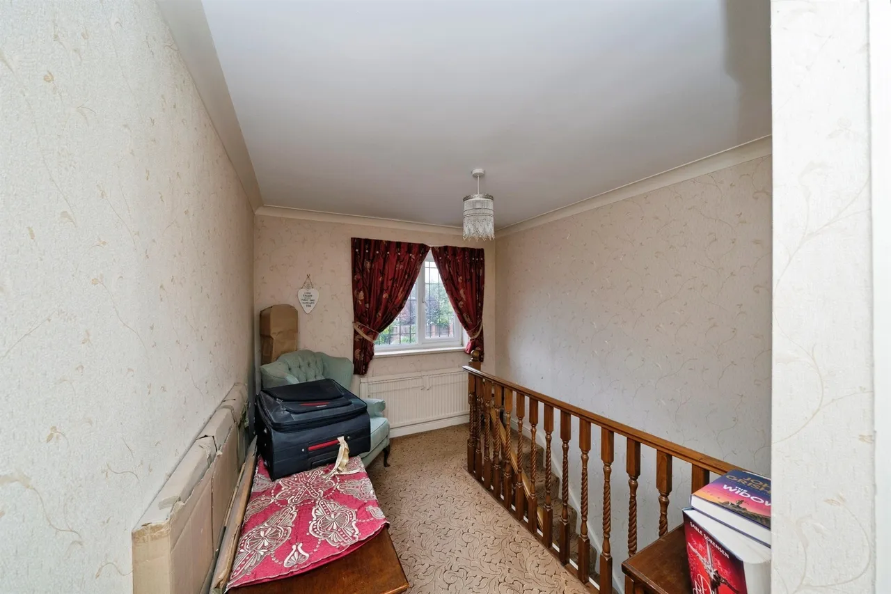Dutton Drive, Wirral, photo 11