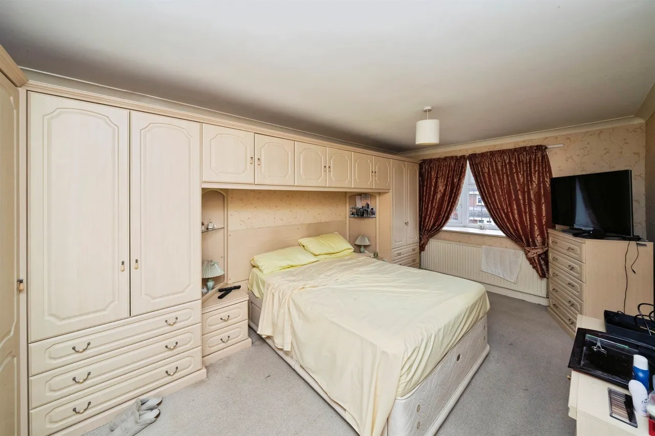 Dutton Drive, Wirral, photo 8