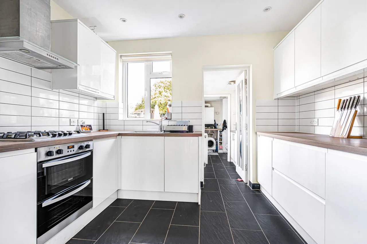 Kenyngton Drive, Sunbury-on-thames, TW16, photo 5