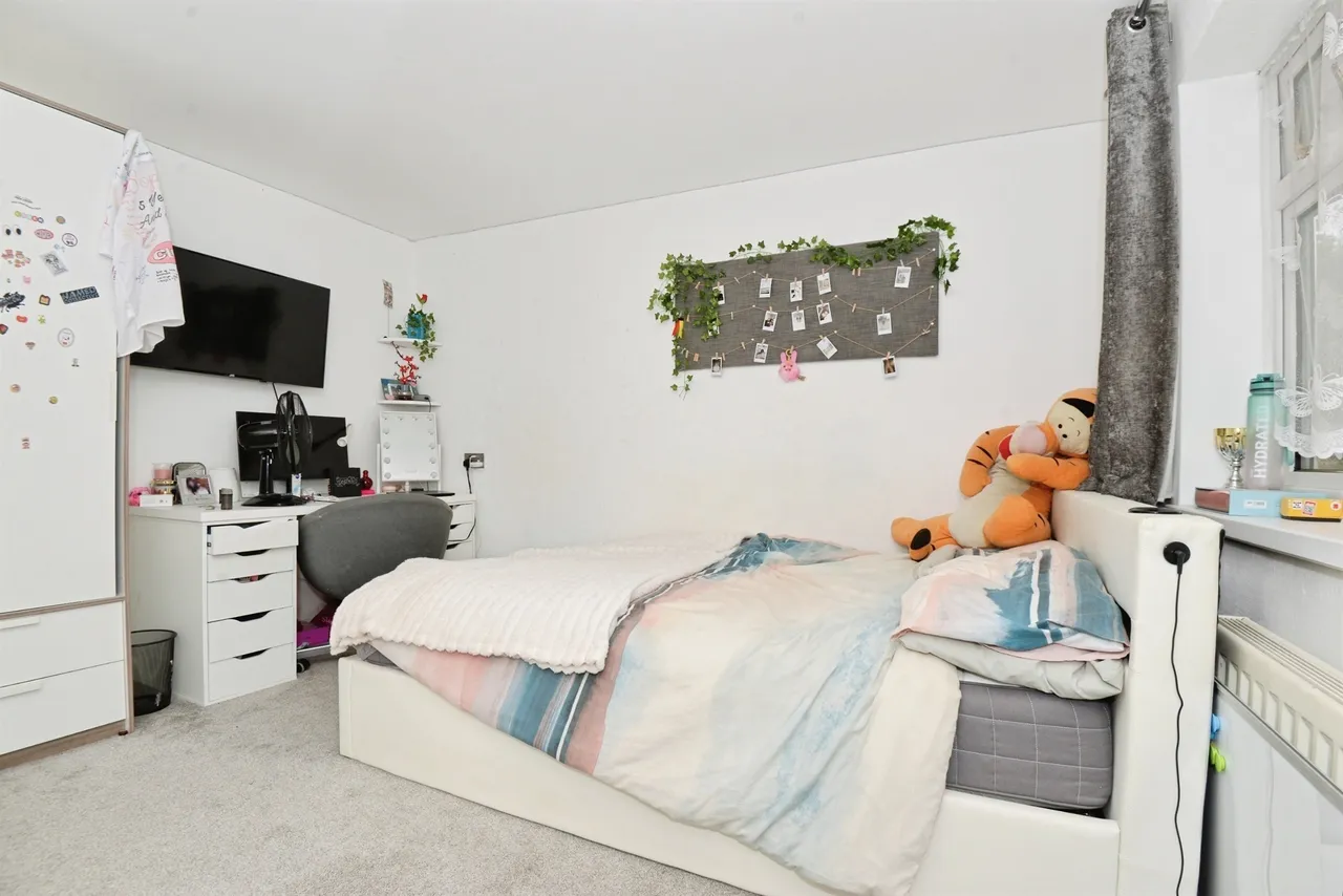 Uplands Close, High Wycombe, photo 8