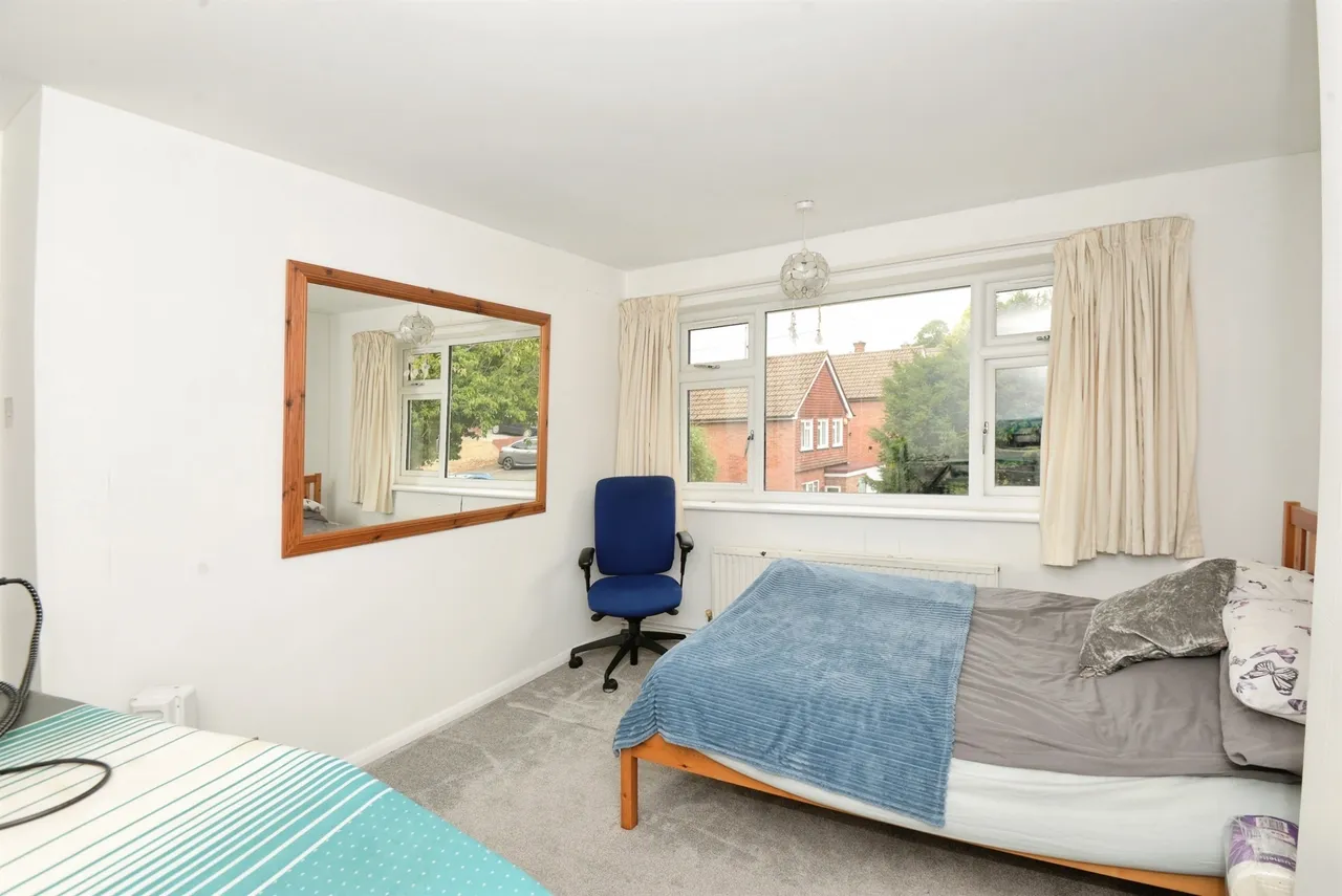 Uplands Close, High Wycombe, photo 7