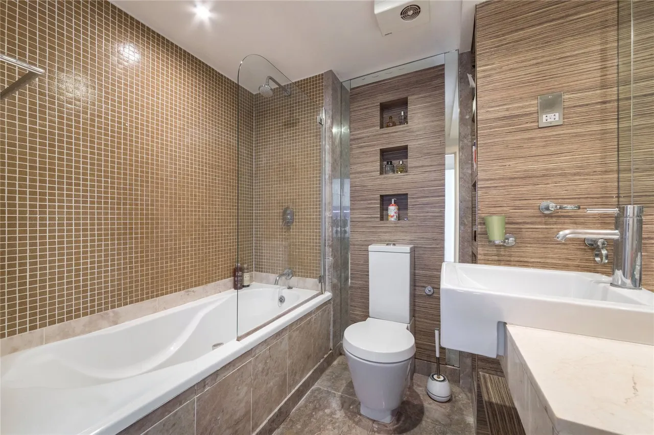 Limeharbour, London, E14, photo 7