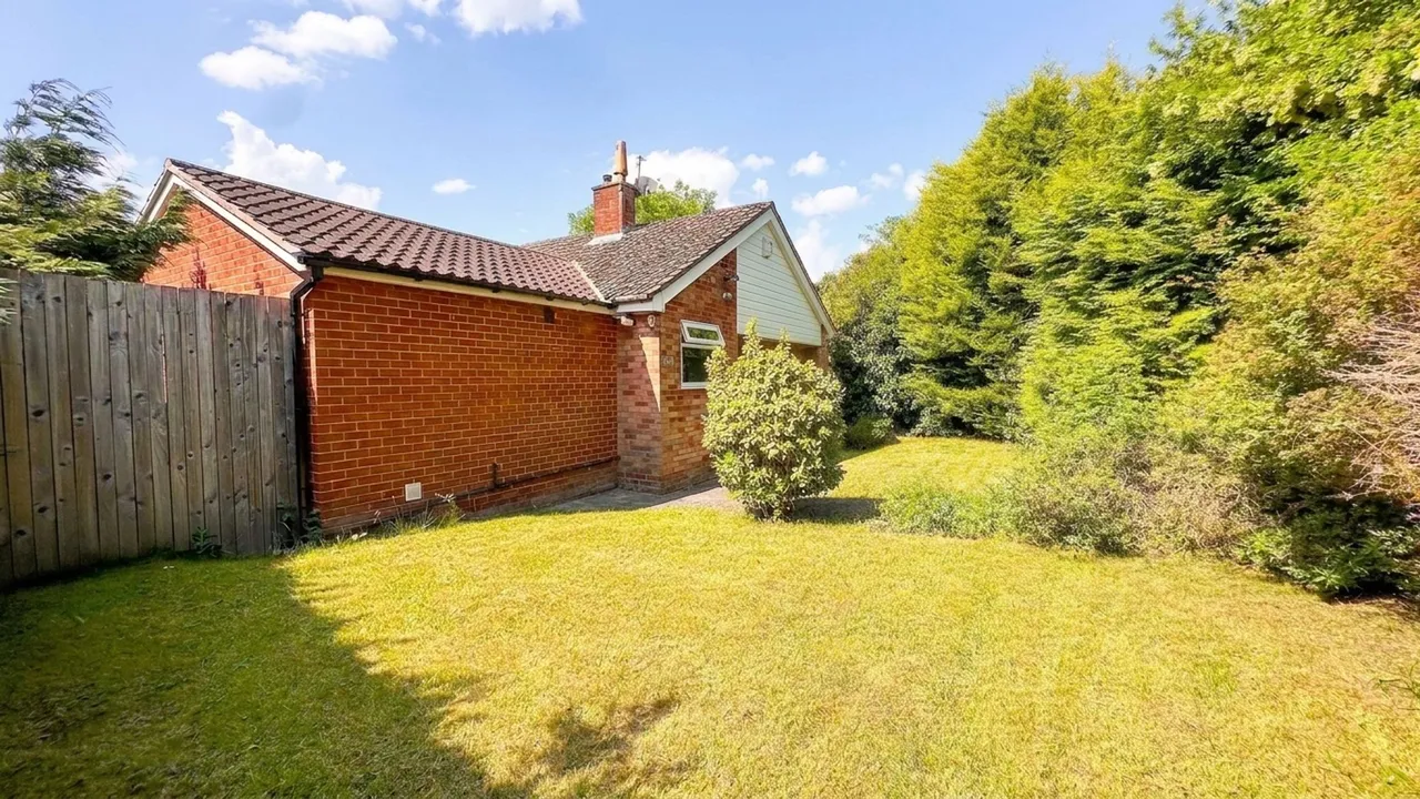 Hazel Drive, Stockport, photo 27