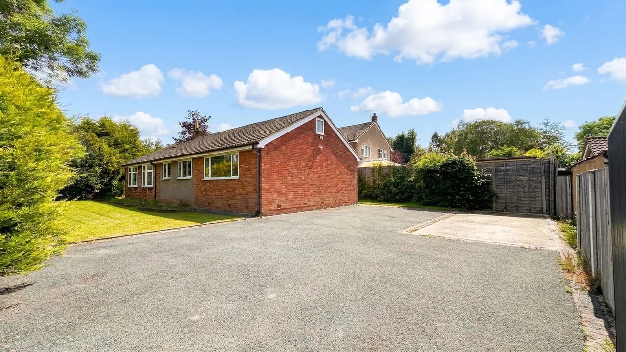 4 bed house for sale, Hazel Drive, Stockport