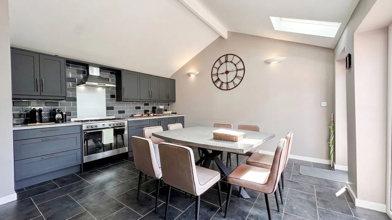 Hazel Drive, Stockport, photo 12