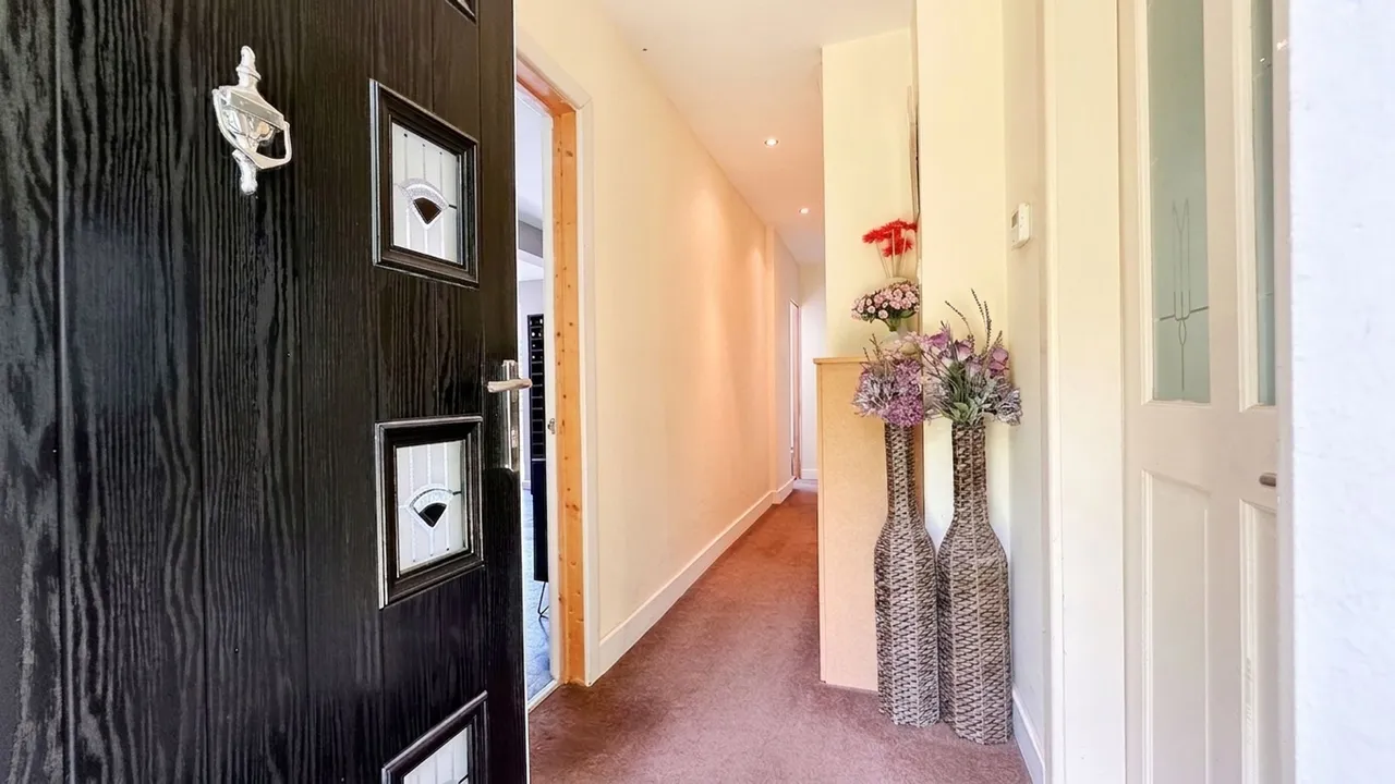 Hazel Drive, Stockport, photo 6