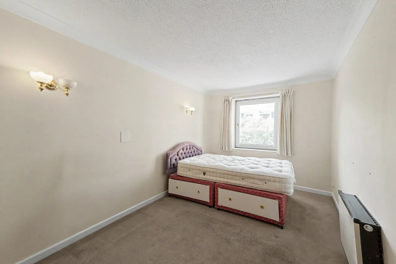 Station Road, BH14, photo 6