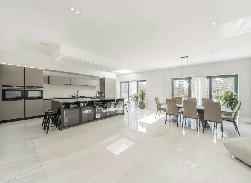 Talbot Crescent, Hendon, NW4, photo 2