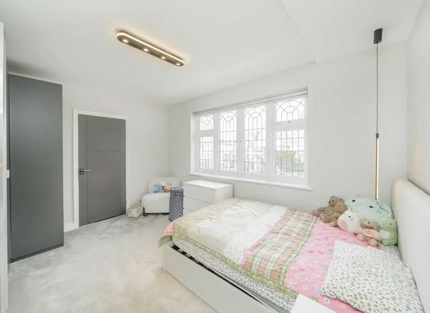 Talbot Crescent, Hendon, NW4, photo 8