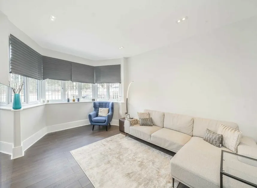 Talbot Crescent, Hendon, NW4, photo 3