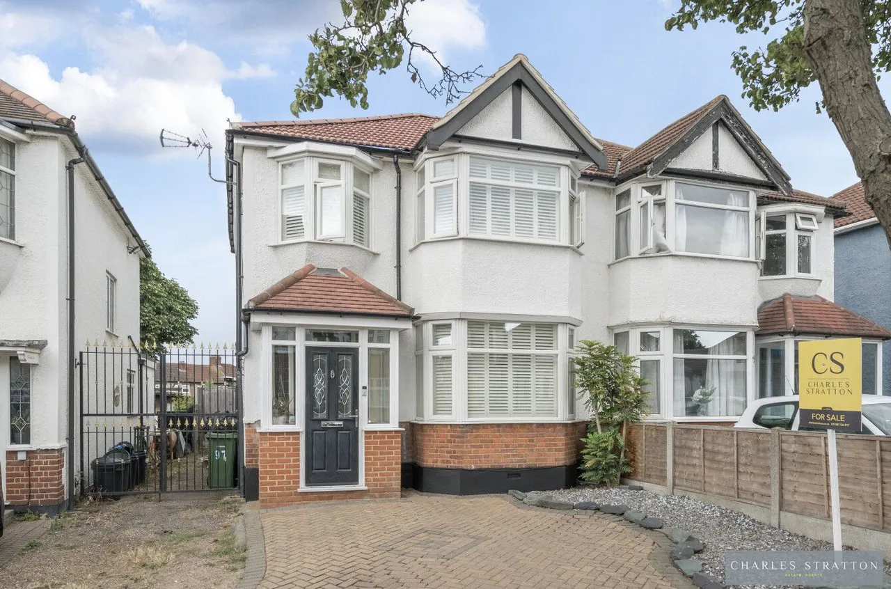 Carlton Road, Romford, Essex, RM2 5AU, photo 2