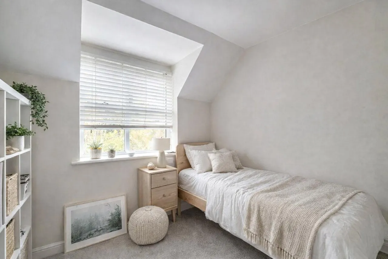 Lyster Mews, Cobham, KT11, photo 5