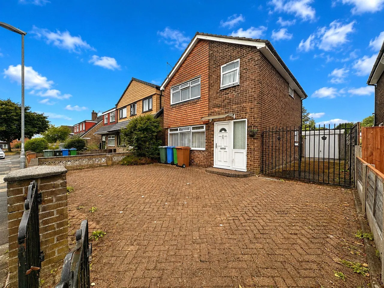 3 bed house for sale, Boarshaw Crescent, Middleton, M24