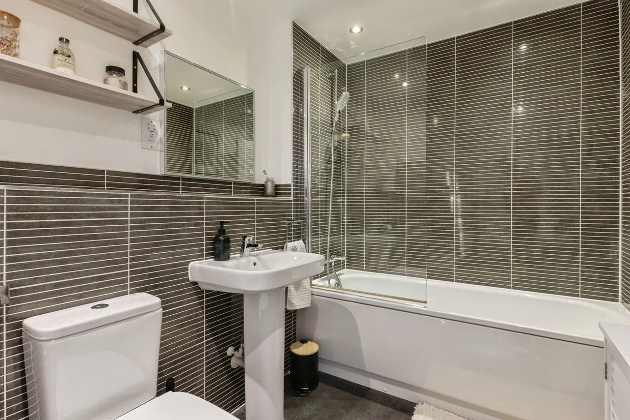 Aspen Drive, Wymondham, Norfolk, NR18, photo 11