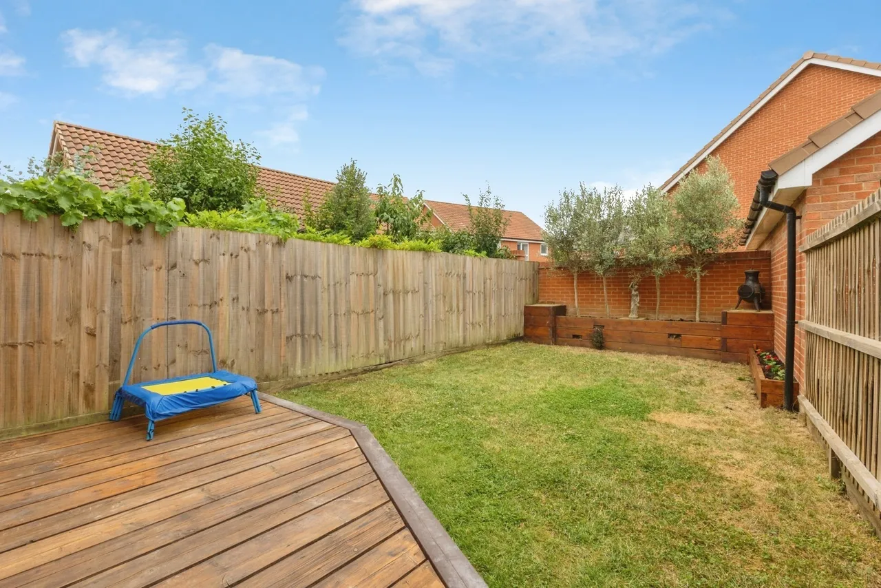 Aspen Drive, Wymondham, Norfolk, NR18, photo 13