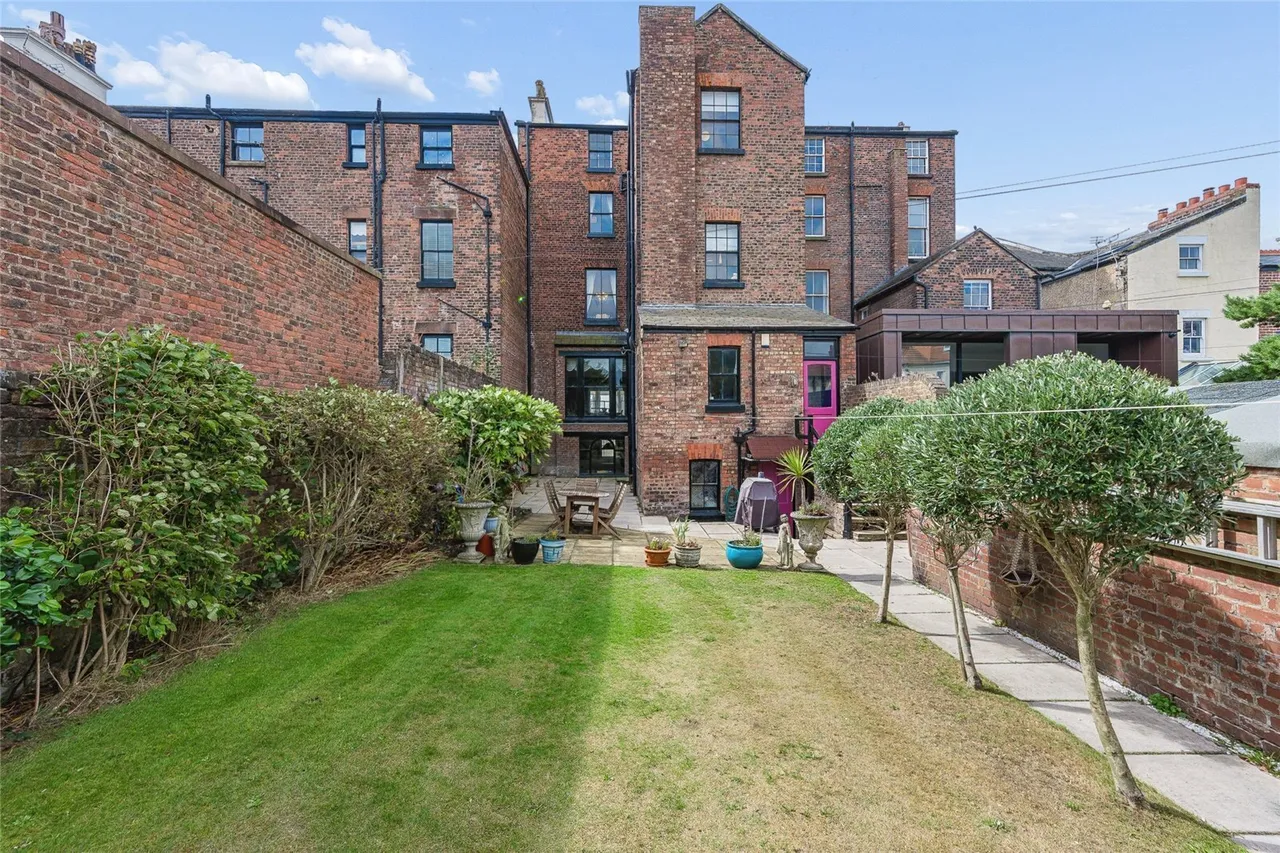Beach Lawn, Liverpool, L22, photo 35