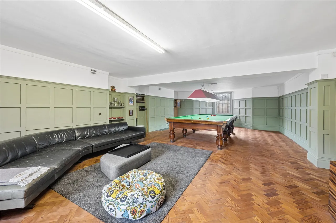 Beach Lawn, Liverpool, L22, photo 32
