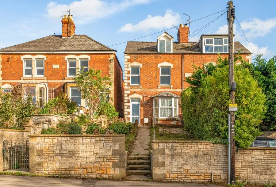 3 bed house for sale, Bath Road, Stroud, GL5
