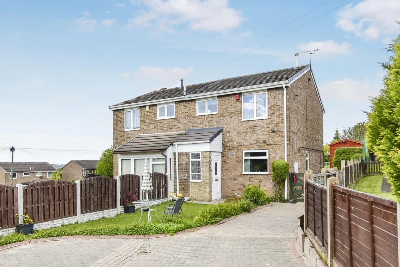 3 bed house for sale, Wainwright Crescent, Sheffield, S13