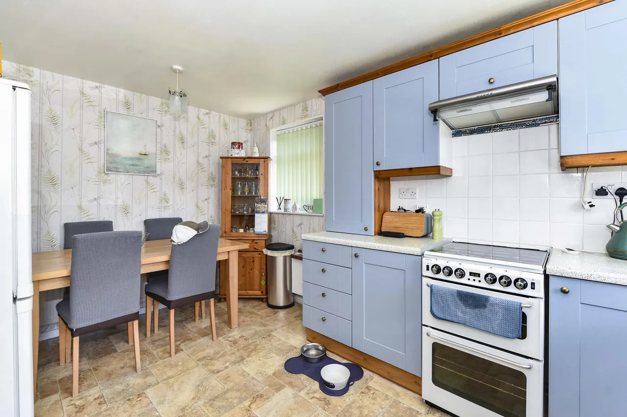 Wainwright Crescent, Sheffield, S13, photo 7