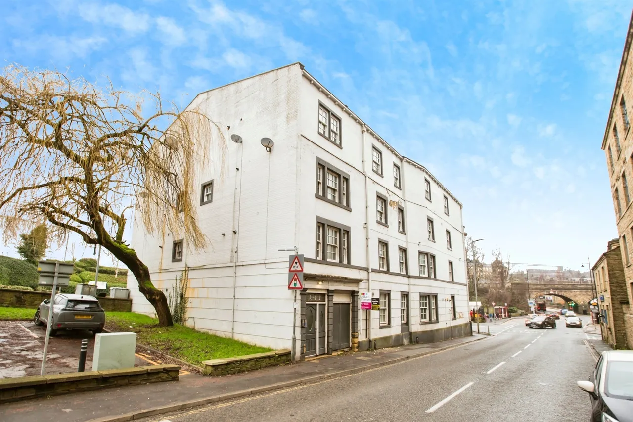 Sowerby Street, Sowerby Bridge, HX6, photo 17