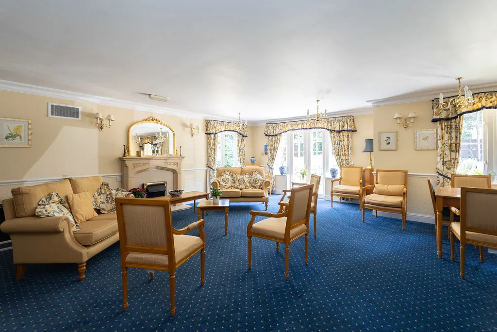 Epsom Road, Leatherhead, KT22, photo 13