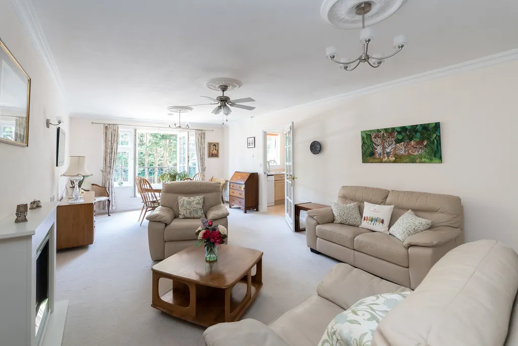 Epsom Road, Leatherhead, KT22, photo 5
