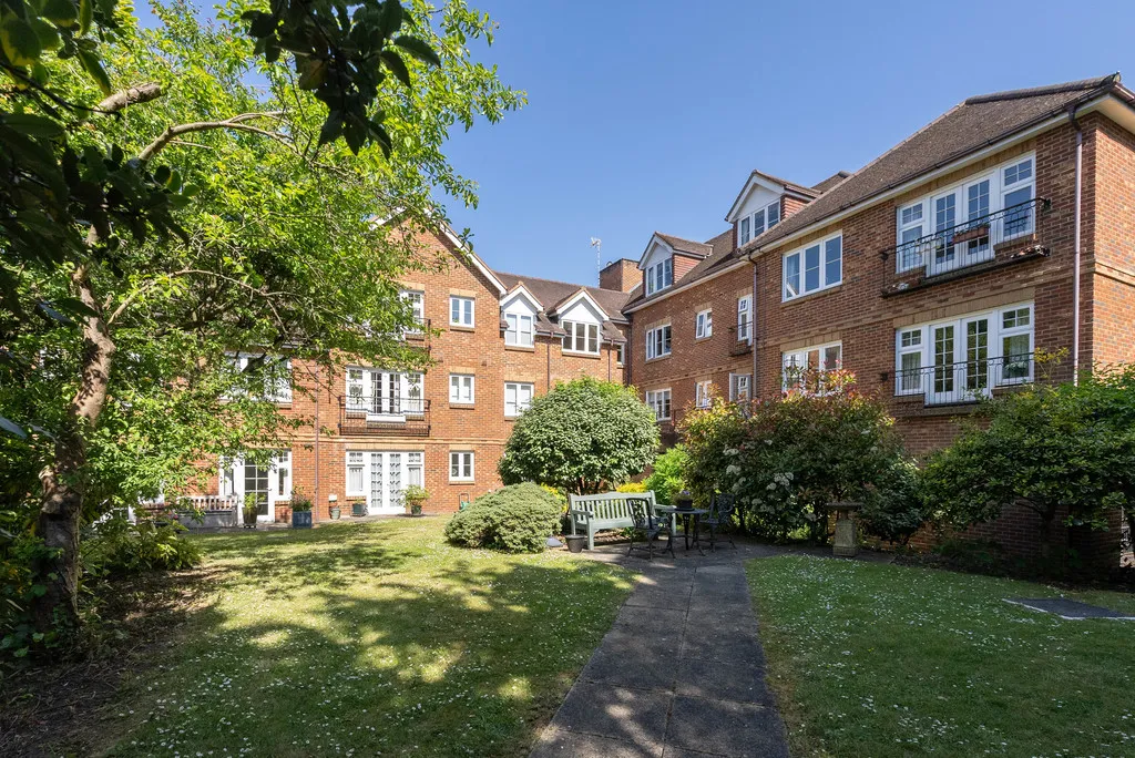 Epsom Road, Leatherhead, KT22, photo 7