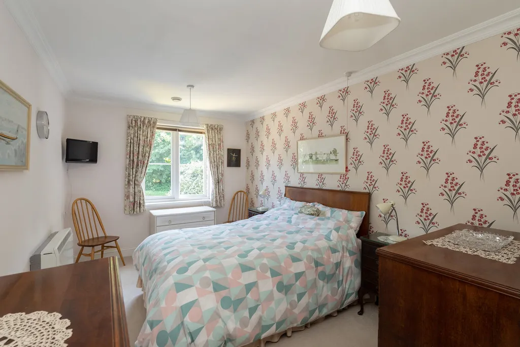 Epsom Road, Leatherhead, KT22, photo 6