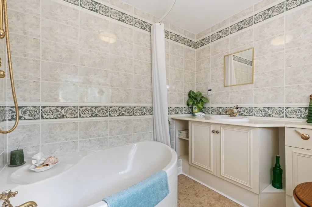 Belridge Close, Redbrook, photo 23