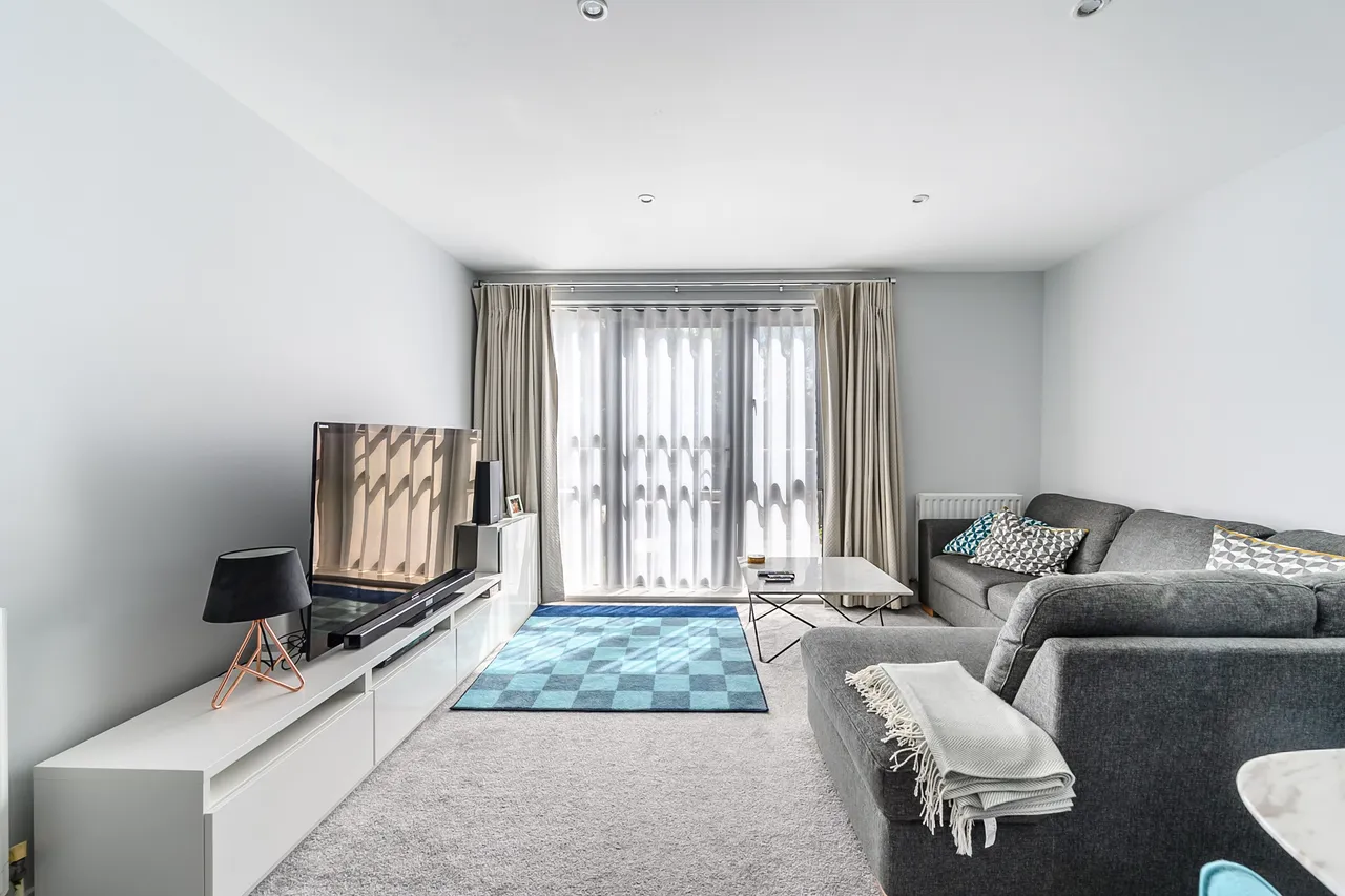 2 bed flat for sale — 64 Hindon Court, 104 Wilton Road, London